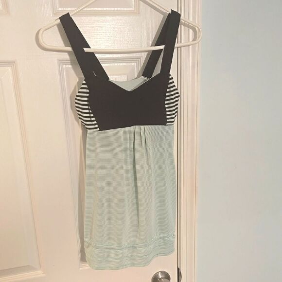 Chic lululemon Black and blue Pleated Tank Top with Bustier Style - Picture 1 of 7